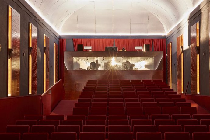 El Reina Sofía reconvierte el auditorio del edificio Sabatini en un cine tras 9 meses de obras