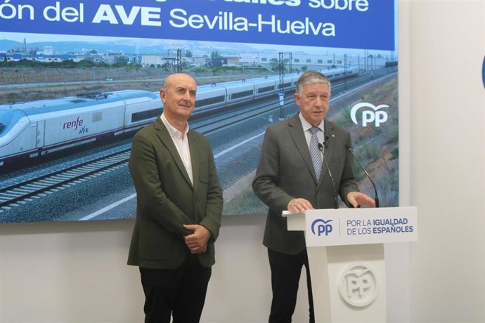 El senador del PP por Huelva, Carmelo Romero.