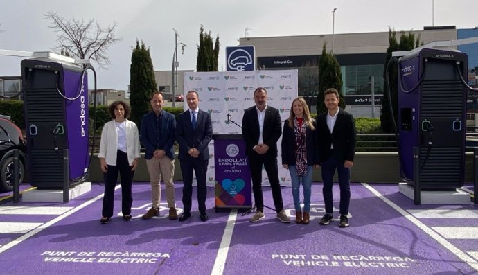 Inauguració a Terrassa (Barcelona) del hub de recàrrega d'Endesa