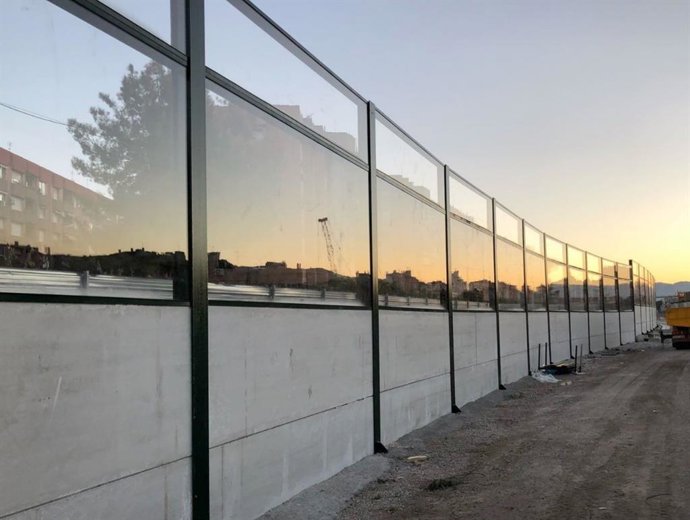 Transportes adjudica la instalación de 35 pantallas acústicas en la red ferroviaria de Gipuzkoa y Bizkaia