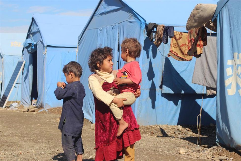 Archivo - Niños refugiados afganos en la frontera afgano-paquistaní 