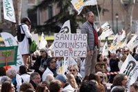 Los médicos se manifiestan en Madrid para rechazar el Estatuto Marco de Sanidad y exigir un marco propio