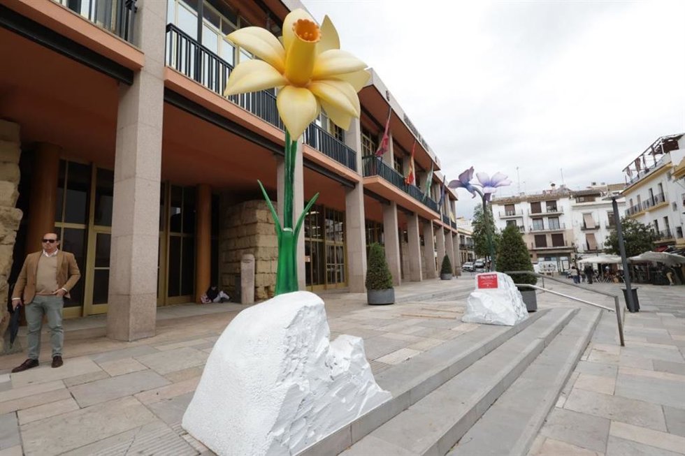 El Ayuntamiento se une al proyecto 'Orgullosos de nuestras flores de Sierra Nevada' para concienciar en la preservación y cuidado de especies florales.