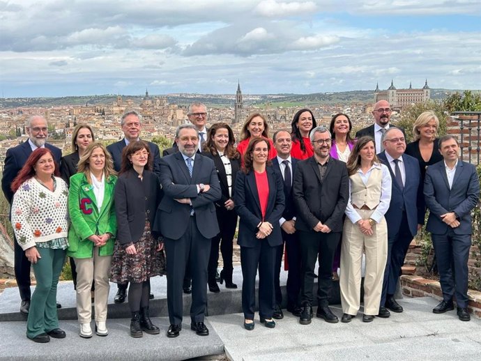 Foto de familia de la reunión del Consejo Interterritorial del Sistema Nacional de Salud en Toledo