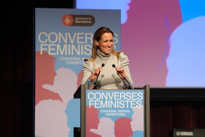 La segunda teniente de alcalde de Barcelona, Maria Eugènia Gay, abre la segunda edición de las Converses Feministes.