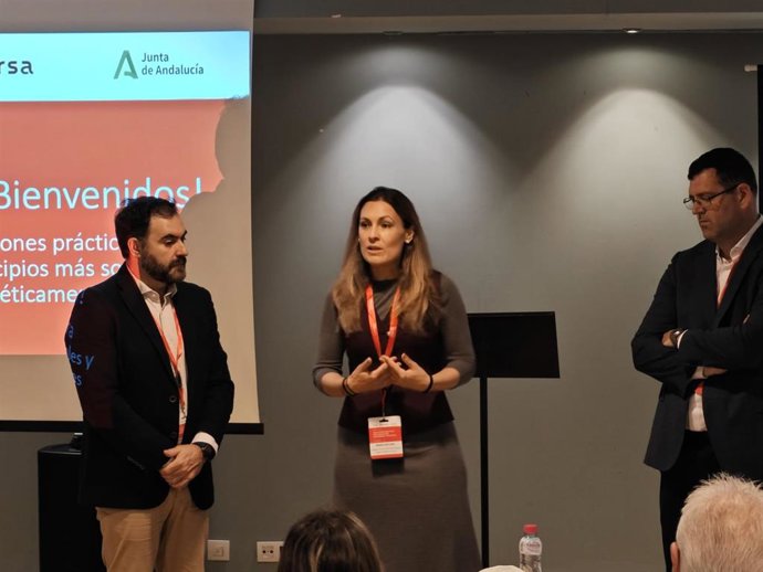 Intervención de la delegada María José Lara durante la inauguración de la jornada Reversa