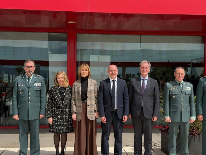 Autoridades asistentes a las jornadas de la Guardia Civil
