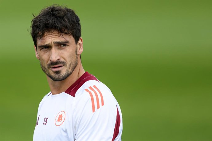 Archivo - 27 November 2024, Italy, Rome: AS Roma's Mats Hummels takes part in a training session at Centro Sportivo Fulvio Bernardini, ahead of Thursday's UEFA Europa League soccer match against Tottenham Hotspur. Photo: Andrea Staccioli/Insidefoto via ZU