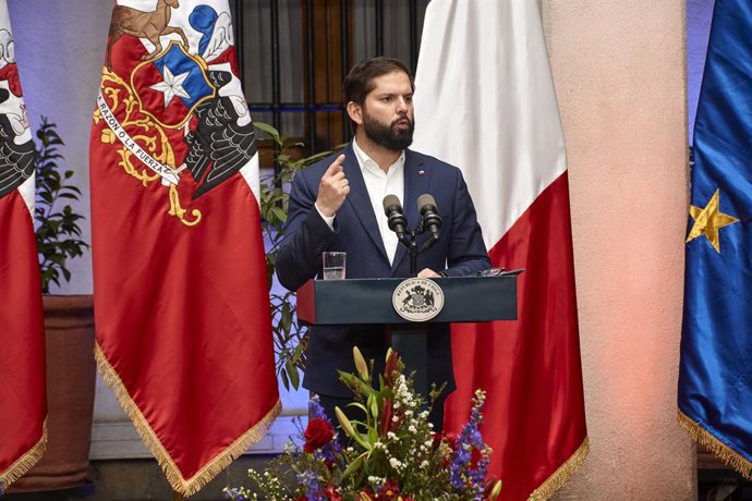 Archivo - 20 de novembro de 2024, Santiago, Rm, Chile: O Presidente do Chile Gabriel Boric Font no Palácio La Moneda