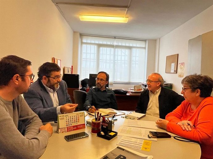 El diputado de Sumar Més en el Congreso, Vicenç Vidal, el coordinador general de Més per Menorca, Esteve Barceló, y el portavoz de los menorquinistas en el Parlament, Josep Castells.