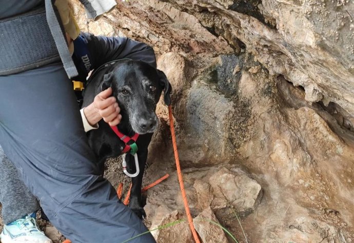 Rescatan a una mujer y su perro en el Puig des Corb de Capdepera