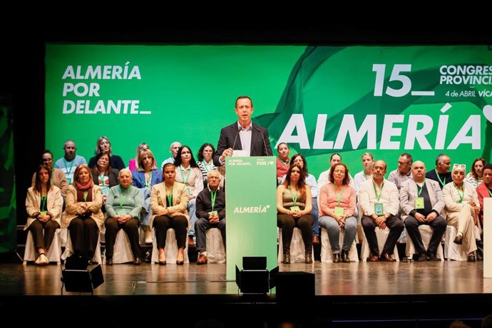 El secretario provincial del partido en Almería, José María Martín  durante el 15 congreso provincial de Almería. A 4 de abril de 2025 en Vicar, Almería (Andalucía, España). La secretaria general del PSOE-A, María Jesús Montero, inaugura el Congreso Provi