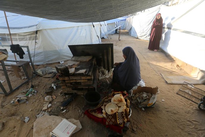 4 de abril de 2025, Cidade de Gaza, Faixa de Gaza, Território Palestino: Tendas de palestinos deslocados internamente que fugiram do norte da Faixa de Gaza após uma ordem de evacuação emitida pelo exército israelense, na Cidade de Gaza, em 4 de abril de 2