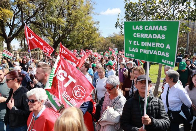 Manifestación en defensa de la sanidad pública en Sevilla.