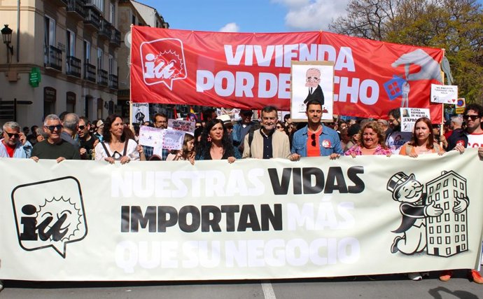 IU en la manifestación en Málaga por el derecho a la vivienda