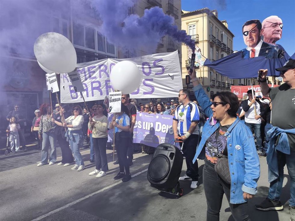 Podemos Málaga durante la manifestación por el derecho a la vivienda