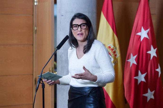 La portavoz de Más Madrid en la Asamblea, Manuela Bergerot, durante un pleno en la Asamblea de Madrid, a 20 de marzo de 2025, en Madrid (España). 