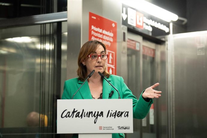 Archivo - La consellera de Territorio, Silvia Paneque, ofrece declaraciones  durante una visita a las obras de la L8, a 3 de abril de 2025, en Barcelona, Catalunya 