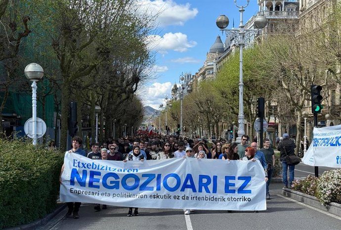Manifestación del Sindicato de la vivienda de Euskadi en San Sebastián