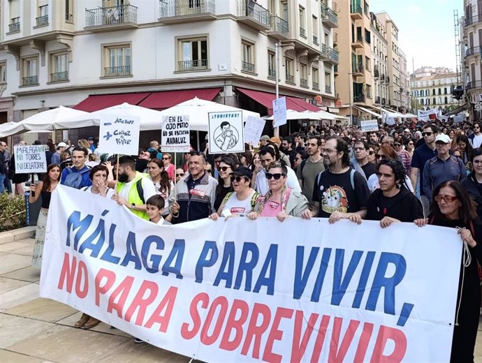 CCOO en la manifestación en Málaga por una vivienda digna