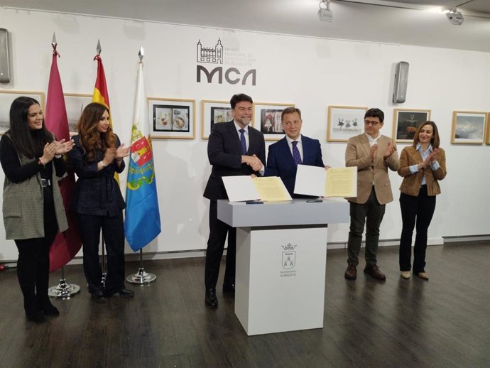 Alicante y Albacete sellan un acuerdo de colaboración turística, cultural y de fiestas