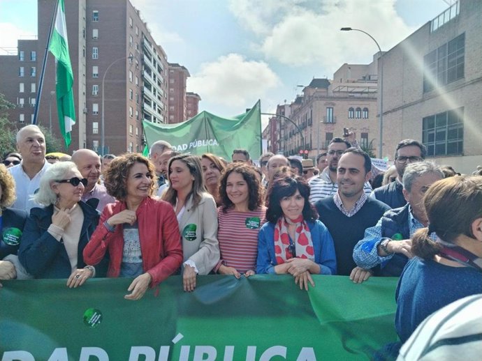 El PSOE de Granada se suma a la manifestación por la sanidad pública en Sevilla.