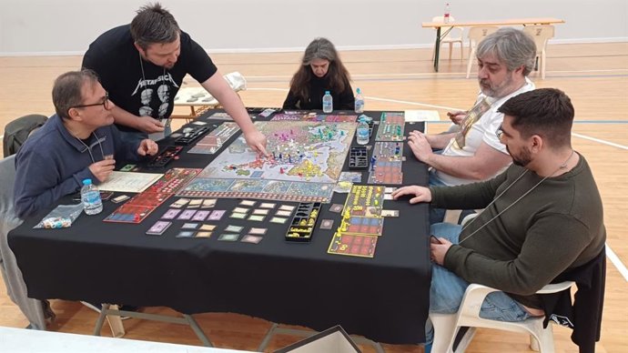Alhama de Murcia se convierte en la capital de los juegos de simulación histórica y 'wargames' con las 'Paparajote Wars'