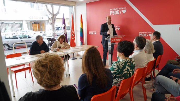 Reunión del Comité Insular de la Federación Socialista de Ibiza, en el marco de la cual Vicent Rosselló ha anunciado que se presentará a la reelección como secretario general de la FSE-PSOE