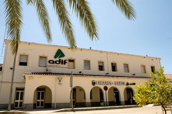 Archivo - Estación de tren de Linares-Baeza.