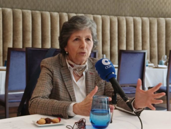 La presidenta de Sociedad Civil Catalana (SCC), Elda Mata, en una entrevista en Cope Catalunya