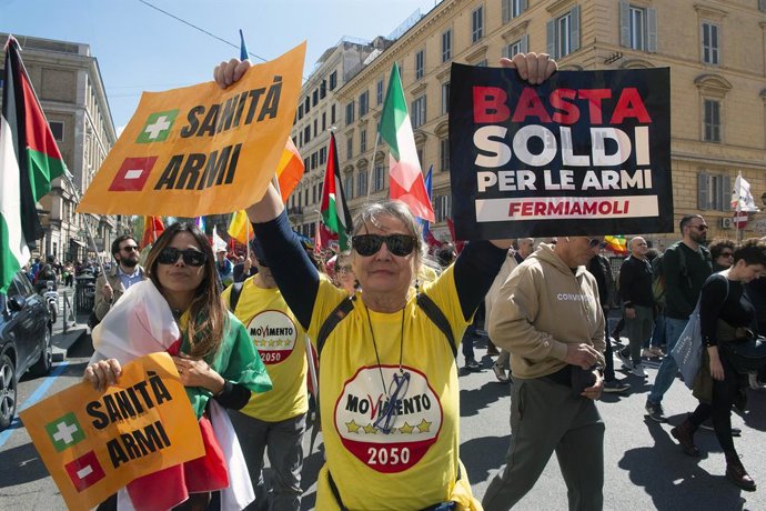 Manifestación contra el plan de rearme europeo en Roma