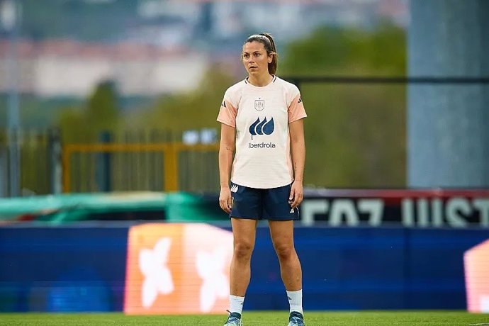 Berta Pujadas, durante un entrenamiento de la selección española.