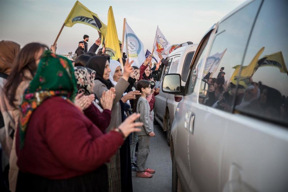 Archivo - Manifestación kurda contra ataques turcos en la presa de Tishreen (Siria)