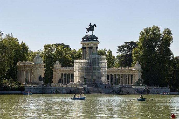 Archivo - El Monumento a Alfonso XII, en el parque de El Retiro, a 29 de julio de 2023, en Madrid (España).