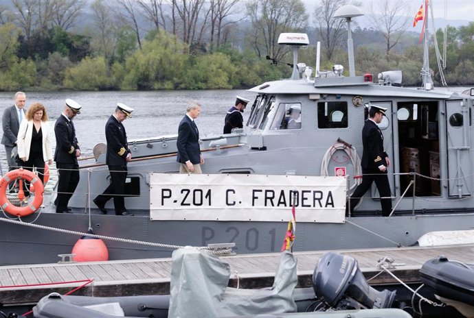 El presidente de la Xunta, Alfonso Rueda, en su visita a la Comandancia Naval del Miño.