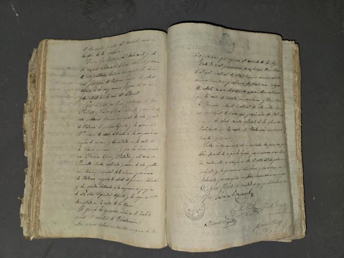 El Institut Valencià de Conservació i Restauració recibe una donación del Gobierno de la Comunidad de Madrid para la recuperación de documentos afectados por la dana del 29 de octubre