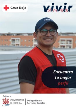 Cartel de la campaña de Cruz Roja, en colaboración con el Ayuntamiento de Córdoba, para animar a la ciudadanía a 'Vivir voluntarido'.