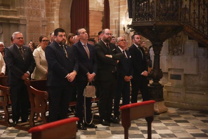 La Agrupación Parroquial Nuestro Padre Jesús de la Redención en el Beso de Judas ante sus Santos Apóstoles, Juan, Pedro y Santiago, María Santísima de las Nieves y San Francisco Javier celebra su Función Principal de Instituto.