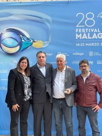 Alberto Gómez celebra la "acogida emotiva" de 'El peso de la ausencia' en Málaga y trabaja en su distribución