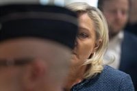 Le Pen aboga por el "ejemplo" de Martin Luther King para garantizar la paz en su concentración de París