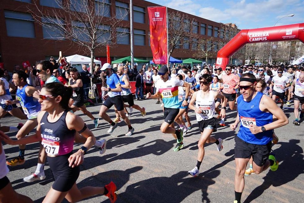 Gurutze Frades y Alberto Moral, ganadores de la 10 K de la Carrera Campus 2025 de la UR