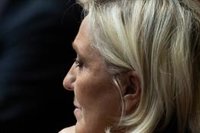 París es prepara per a la gran concentració d'aquesta tarda contra la inhabilitació de Le Pen