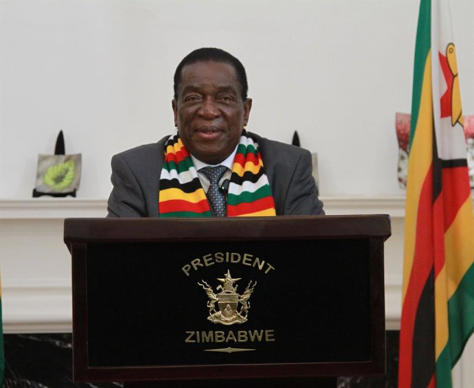 Archivo - HARARE, 5 de setembro de 2024 -- O presidente do Zimbábue, Emmerson Mnangagwa, fala à mídia em Harare, Zimbábue, em 28 de agosto de 2024. PARA IR COM "(FOCAC)Entrevista: Zimbábue e China desfrutam de uma cooperação frutífera em todas as esferas 