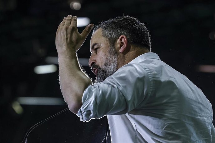 El presidente de Vox, Santiago Abascal, en un acto con simpatizantes y afiliados en València.