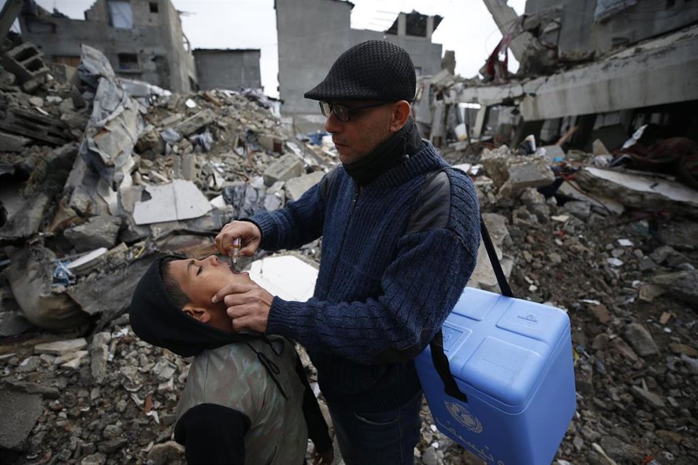 Archivo - Campaña de vacunación contra la polio en la Franja de Gaza (archivo)