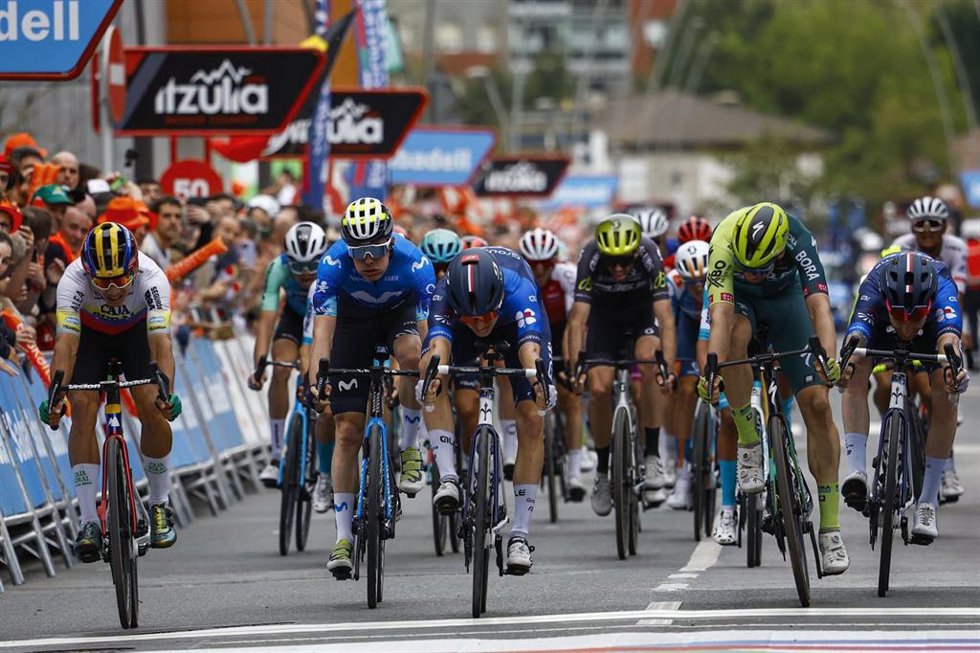 Archivo - El ciclista Romain Grégoire (Groupama-FDJ) ganó la quinta etapa de la Itzulia 2024, disputada entre Vitoria-Gasteiz y Amorebieta-Etxano sobre 175,9 kilómetros