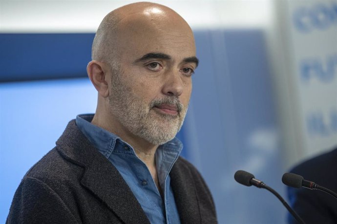 Archivo - El líder del PP en Barcelona, Daniel Sirera, durante una rueda de prensa, en la sede del PP en Cataluña, a 11 de enero de 2023, en Barcelona, Cataluña (España)