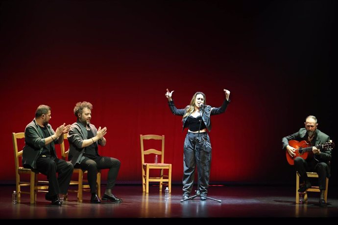 Clausura de la octava edición del festival Marpoética en el Teatro Ciudad de Marbella.