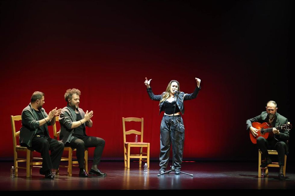 Clausura de la octava edición del festival Marpoética en el Teatro Ciudad de Marbella.
