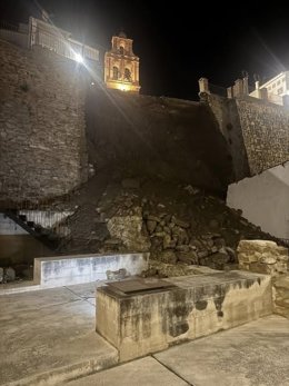 Derrumbe de parte de la muralla del Alcázar de Arjona